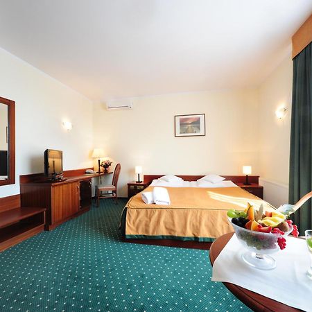 Hotel T&T Poznań Kültér fotó