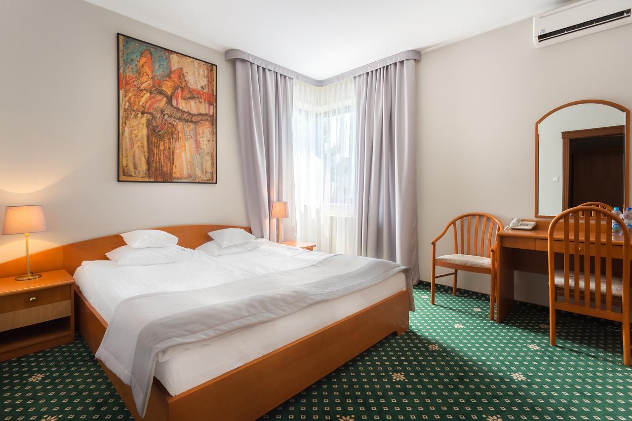 Hotel T&T Poznań Kültér fotó