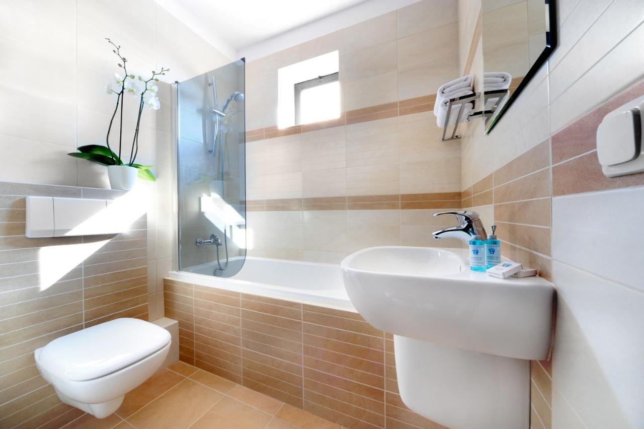 Hotel T&T Poznań Kültér fotó